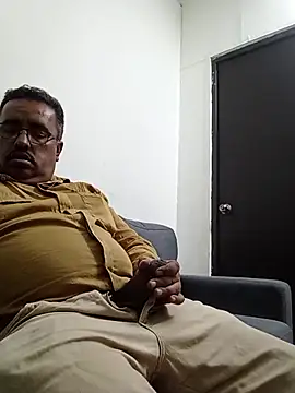 HomHot47 online show from 11-11-25, 02:33