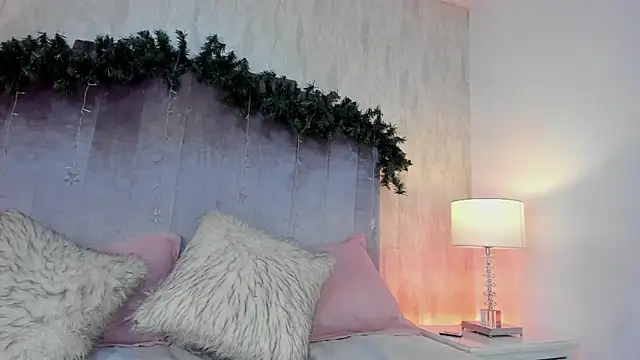 salma lutz online show from 11-30-25, 12:53