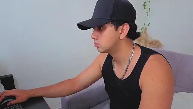 Snapshot of 0ne_0f_0ne chatting on 09-11-25, 01:55 0ne 0f 0ne online show from 09-11-25, 01:55