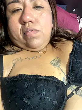 Snapshot of Wenlop chatting on 11-19-25, 11:05 Wenlop online show from 11-19-25, 11:05