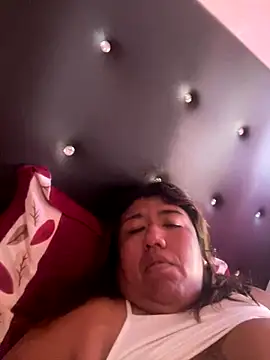 Snapshot of Wenlop chatting on 11-24-25, 05:12 Wenlop online show from 11-24-25, 05:12