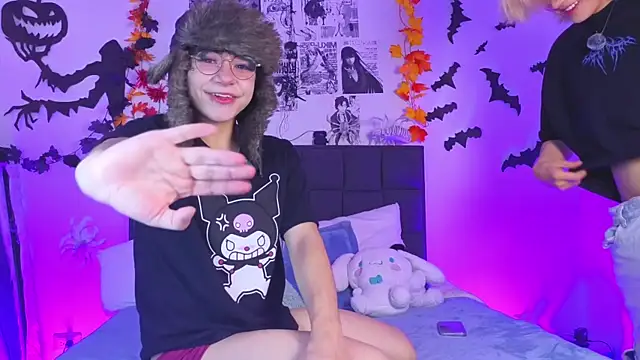 Vamps Lovers online show from 10-29-25, 01:13