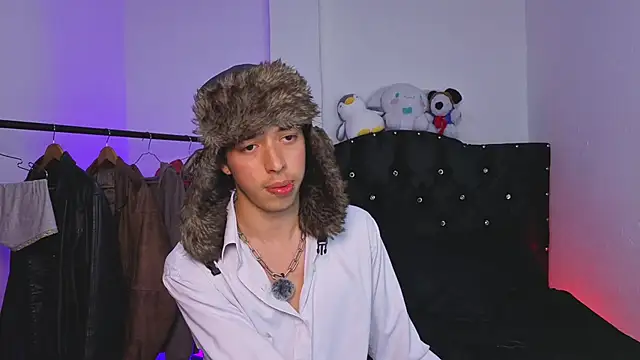 Snapshot of Otter_Star chatting on 09-13-25, 03:06 Otter Star online show from 09-13-25, 03:06