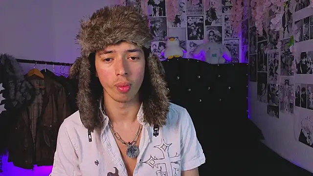 Snapshot of Otter_Star chatting on 09-18-25, 03:41 Otter Star online show from 09-18-25, 03:41