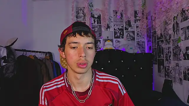 Snapshot of Otter_Star chatting on 09-20-25, 03:29 Otter Star online show from 09-20-25, 03:29