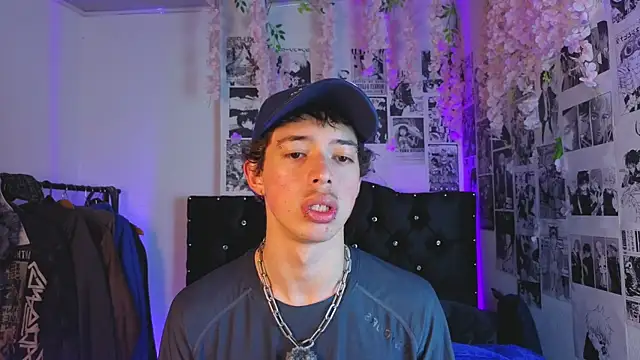 Snapshot of Otter_Star chatting on 09-27-25, 04:06 Otter Star online show from 09-27-25, 04:06