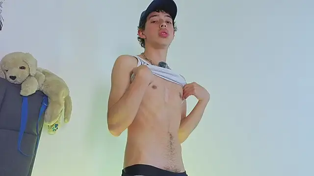 Snapshot of Otter_Star chatting on 10-02-25, 03:35 Otter Star online show from 10-02-25, 03:35