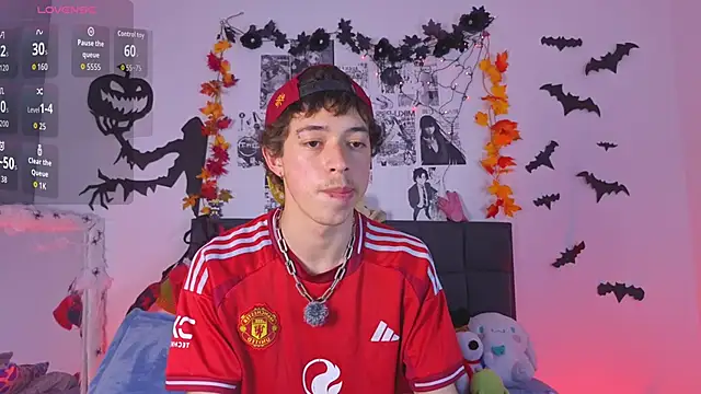 Snapshot of Otter_Star chatting on 10-06-25, 04:32 Otter Star online show from 10-06-25, 04:32