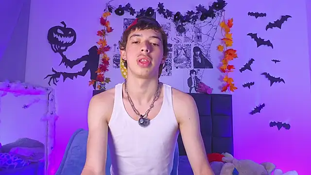 Snapshot of Otter_Star chatting on 10-07-25, 09:50 Otter Star online show from 10-07-25, 09:50