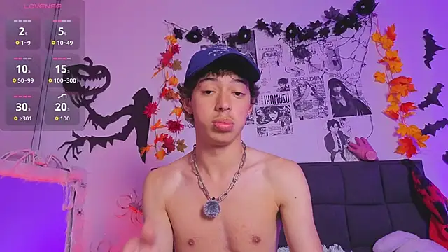 Snapshot of Otter_Star chatting on 10-11-25, 09:30 Otter Star online show from 10-11-25, 09:30