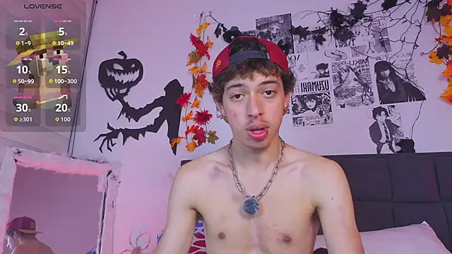 Snapshot of Otter_Star chatting on 10-22-25, 05:30 Otter Star online show from 10-22-25, 05:30