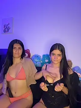 Snapshot of Ashley_and_Zoe chatting on 05-19-26, 02:23 Ashley and Zoe online show from 05-19-26, 02:23