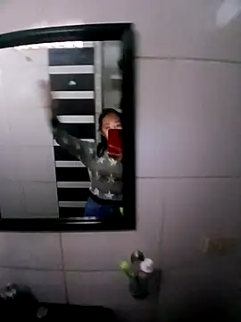 Snapshot of Venuxx chatting on 12-14-25, 06:23 Venuxx online show from 12-14-25, 06:23