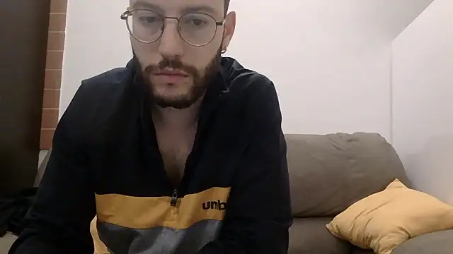 Amicisegreti online show from 01-14-26, 06:30