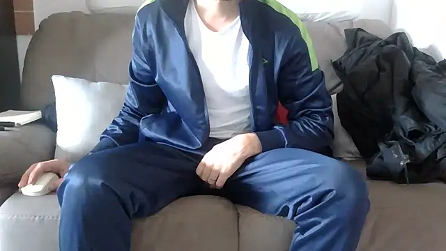 Amicisegreti online show from 01-15-26, 09:58