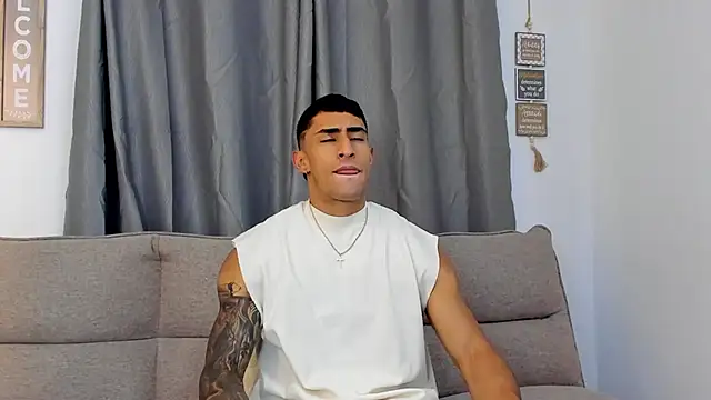 Snapshot of adrian_ray chatting on 04-18-26, 01:26 adrian ray online show from 04-18-26, 01:26