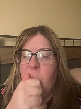 sexymommy1988 online show from 04-27-26, 03:26