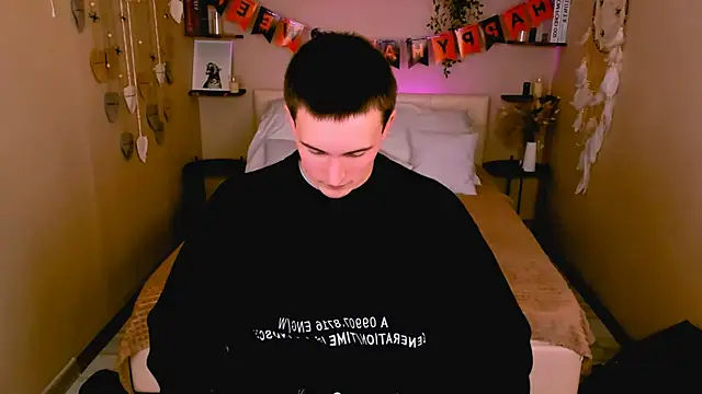 David  Diamond online show from 10-26-25, 04:02