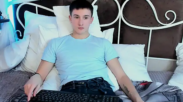 David  Diamond online show from 11-30-25, 04:00