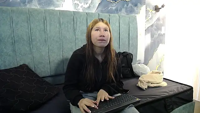 Olivia11  online show from 10-02-25, 12:34