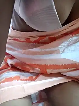 Snapshot of riyaroy9999 chatting on 11-02-25, 06:05 riyaroy9999 online show from 11-02-25, 06:05