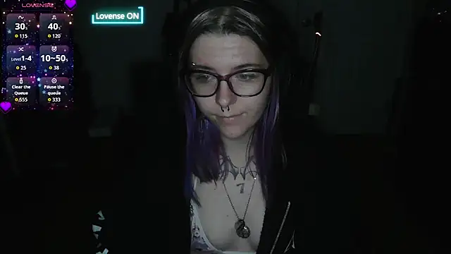 Snapshot of x3raven chatting on 09-09-25, 09:31 x3raven online show from 09-09-25, 09:31