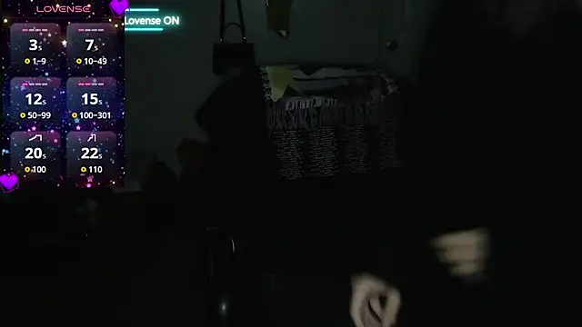 Snapshot of x3raven chatting on 09-12-25, 10:04 x3raven online show from 09-12-25, 10:04