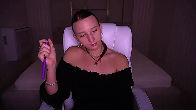 LioraFox online show from 11-26-25, 09:49