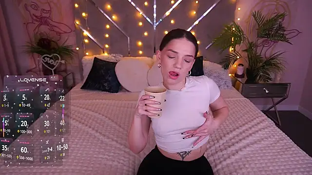 MirielleNymph online show from 03-25-26, 01:39