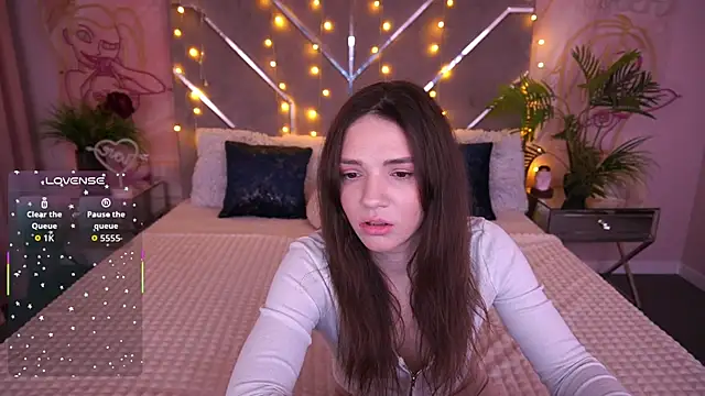 MirielleNymph online show from 04-06-26, 12:28