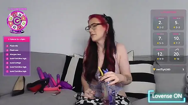 Snapshot of Harley-Moon chatting on 10-23-25, 09:24 Harley-Moon online show from 10-23-25, 09:24