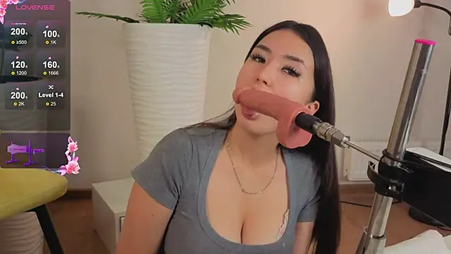 HellyPolly online show from 10-04-25, 12:41