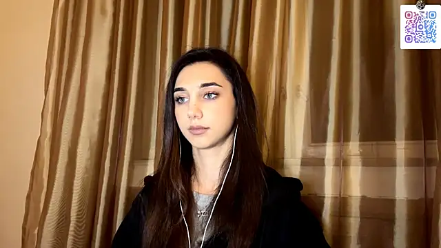 Snapshot of LinaMour chatting on 11-08-25, 10:08 LinaMour online show from 11-08-25, 10:08