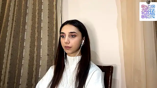 Snapshot of LinaMour chatting on 11-15-25, 10:26 LinaMour online show from 11-15-25, 10:26