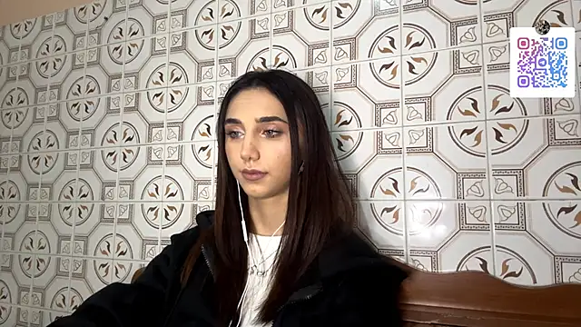 Snapshot of LinaMour chatting on 11-28-25, 10:34 LinaMour online show from 11-28-25, 10:34