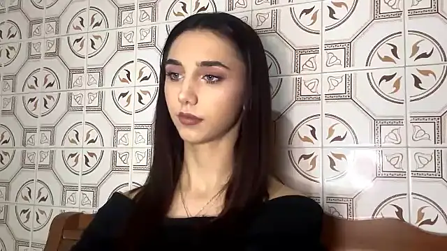 Snapshot of LinaMour chatting on 11-29-25, 10:13 LinaMour online show from 11-29-25, 10:13