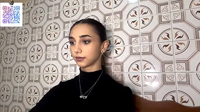 Snapshot of LinaMour chatting on 12-04-25, 10:29 LinaMour online show from 12-04-25, 10:29