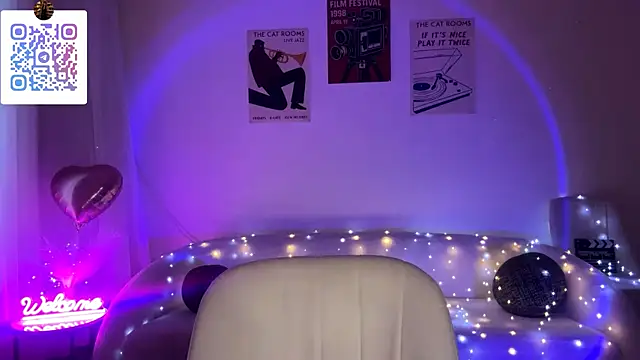 LinaMour online show from 04-21-26, 02:51