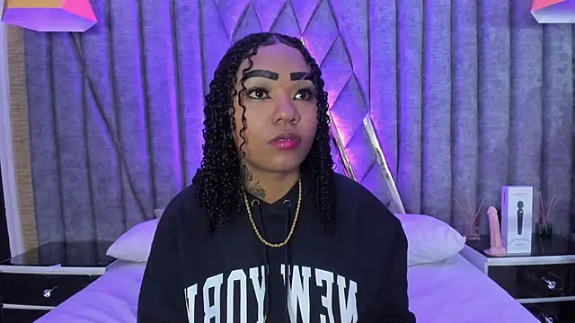 Snapshot of SkylerBloomm chatting on 04-27-26, 11:19 SkylerBloomm online show from 04-27-26, 11:19