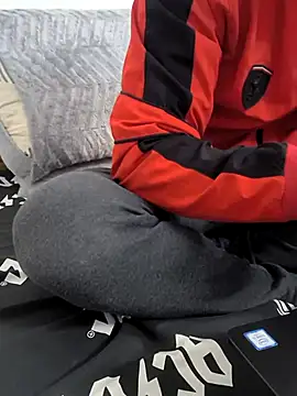 Snapshot of yazinyazin1 chatting on 11-29-25, 11:24 yazinyazin1 online show from 11-29-25, 11:24