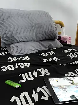 Snapshot of yazinyazin1 chatting on 11-30-25, 09:02 yazinyazin1 online show from 11-30-25, 09:02