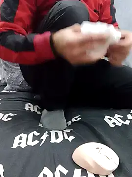 Snapshot of yazinyazin1 chatting on 12-16-25, 06:13 yazinyazin1 online show from 12-16-25, 06:13