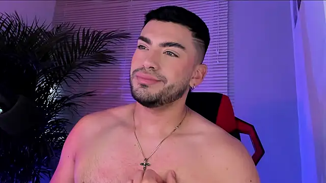 Snapshot of Alexander_Diiaz chatting on 09-10-25, 11:32 Alexander Diiaz online show from 09-10-25, 11:32