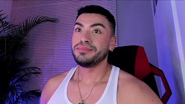 Snapshot of Alexander_Diiaz chatting on 09-12-25, 10:37 Alexander Diiaz online show from 09-12-25, 10:37