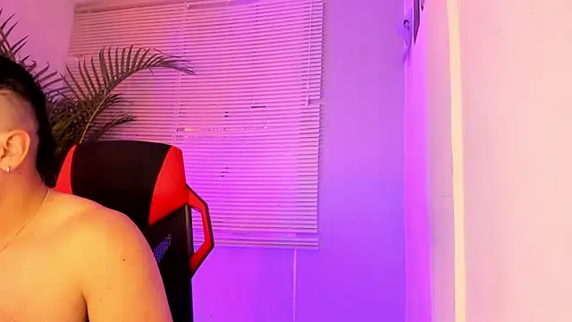 Snapshot of Alexander_Diiaz chatting on 09-22-25, 10:39 Alexander Diiaz online show from 09-22-25, 10:39