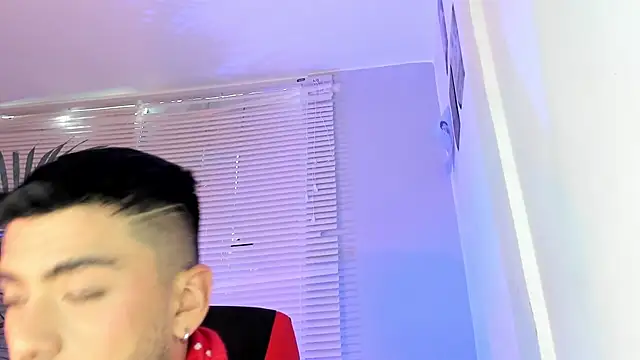 Snapshot of Alexander_Diiaz chatting on 09-25-25, 11:36 Alexander Diiaz online show from 09-25-25, 11:36