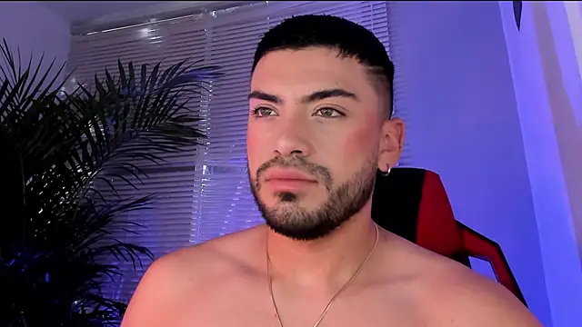 Snapshot of Alexander_Diiaz chatting on 10-03-25, 12:02 Alexander Diiaz online show from 10-03-25, 12:02