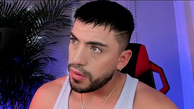 Snapshot of Alexander_Diiaz chatting on 10-04-25, 12:47 Alexander Diiaz online show from 10-04-25, 12:47