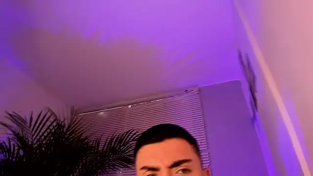 Snapshot of Alexander_Diiaz chatting on 10-09-25, 11:08 Alexander Diiaz online show from 10-09-25, 11:08