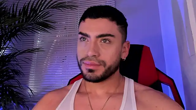 Snapshot of Alexander_Diiaz chatting on 10-11-25, 11:42 Alexander Diiaz online show from 10-11-25, 11:42